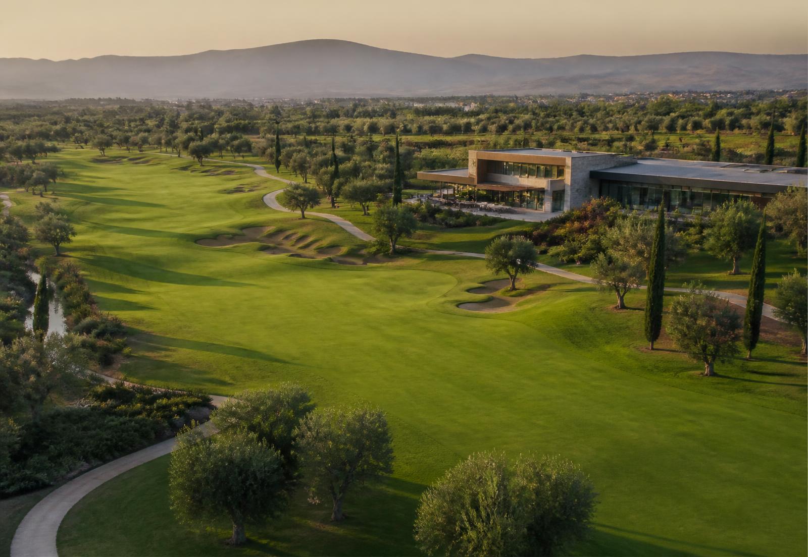 Espace extérieur convivial — Gazon sain et régulier réalisé par GreenNova au Maroc